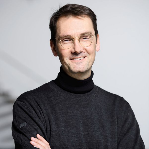 Prof. Holger Dobbek