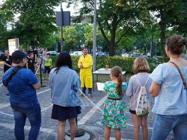 Attracting attention with the thermite experiment