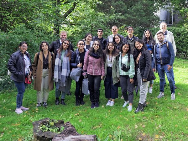 Group photo: Visit of students from the research group of Professor Hugo Ricardo Zea © UniSysCat / Jean-Philippe Lonjaret