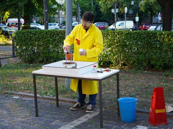 Preparing the thermite experiment