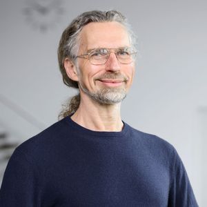 Prof. Holger Dau