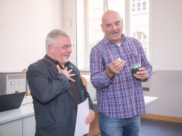 John Warner with UniSysCat's co-spokesperson Matthias Drieß © TU Berlin/Christian Kielmann