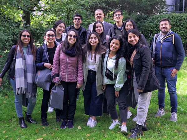 Students from the research group of Professor Hugo Ricardo Zea