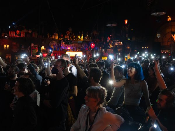 The audience listening to the "Ode to the Mantis Shrimp" ©SCIoI / Felix Noak